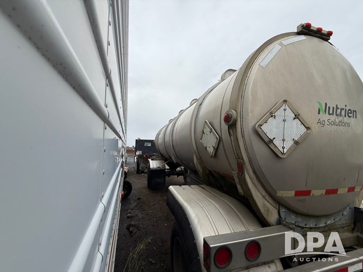 1965-beall-liquid-transport-trailer-(pz13938,-unit-47190)-image-3