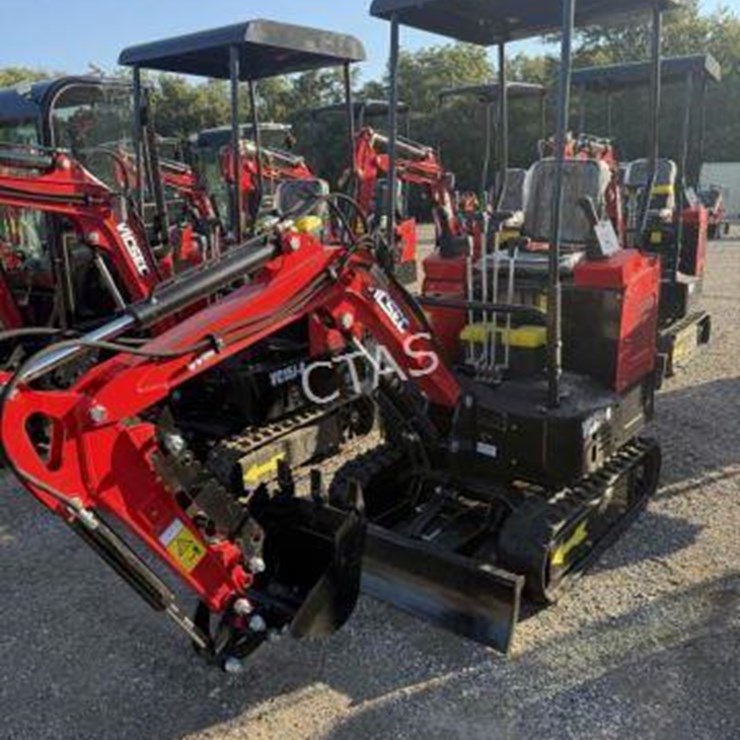 #45 • Mini Excavator - Gas - Model: 15-R