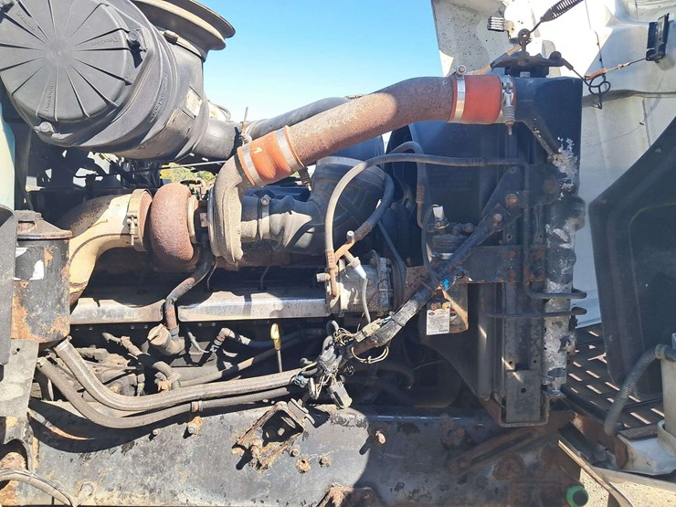 2000-mack-ch-tanker-truck-image-27
