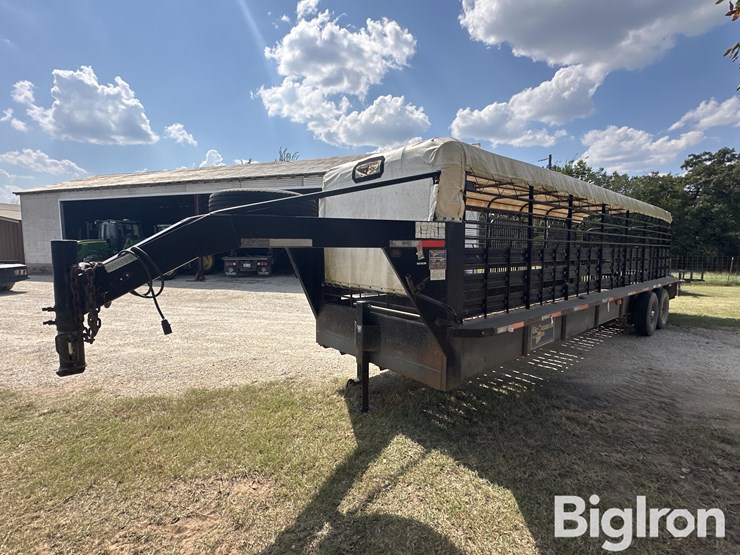 2008-gooseneck-28’x6’-t/a-livestock-trailer-image-1