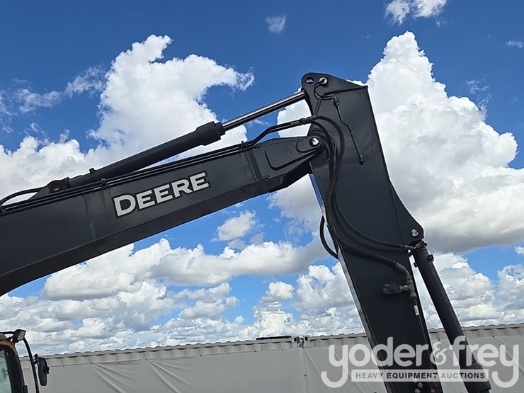 2022-deere-130g-image-28