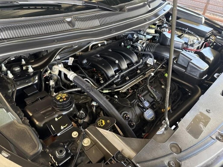 2014-ford-explorer-image-11