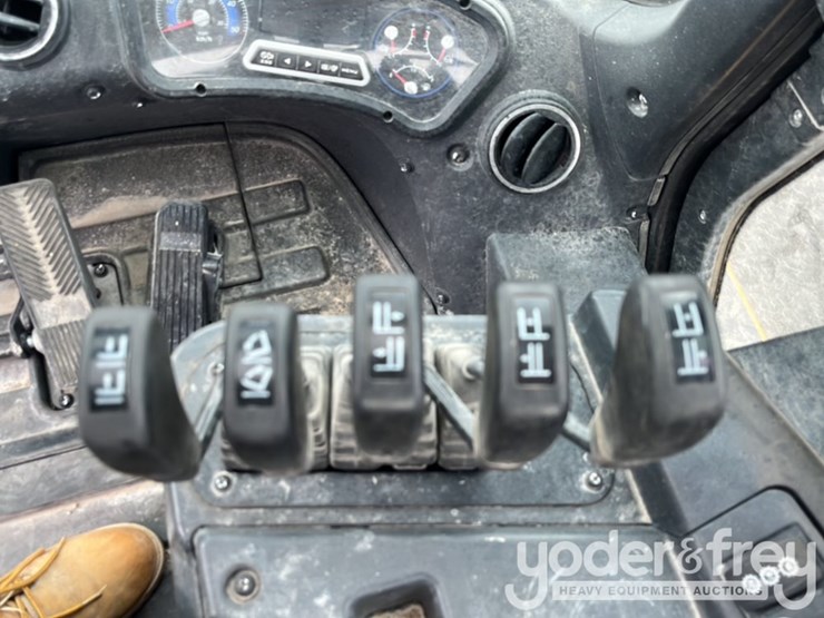 2019-hyundai-70d-image-18