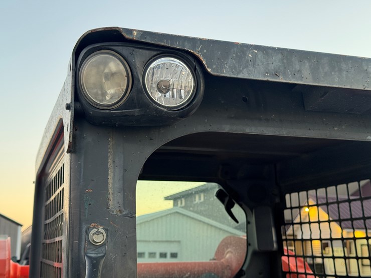 kubota-ssv65-image-22