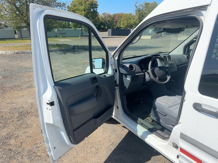 2013-ford-transit-connect-image-15