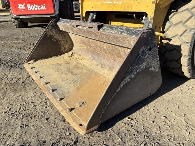 caterpillar-226d-image-9