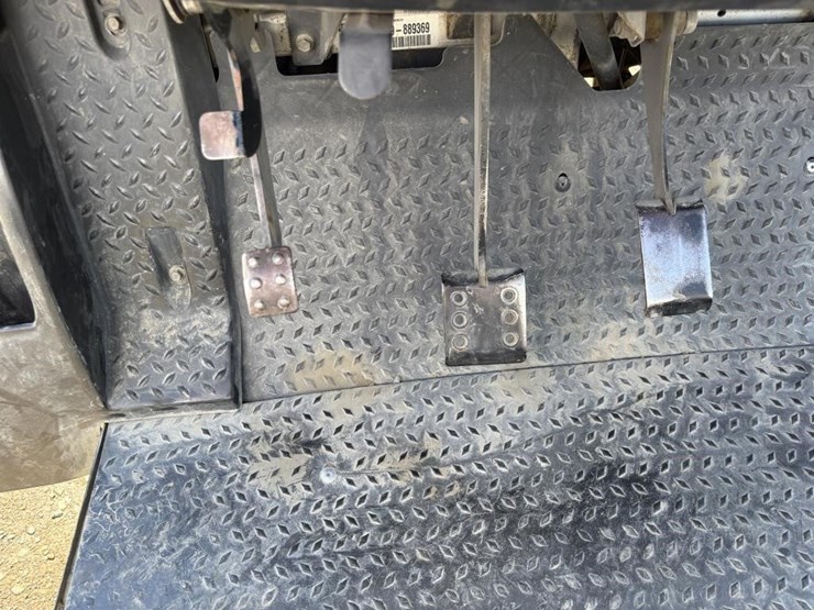 2018-club-car-carryall-1500-utility-cart-image-21