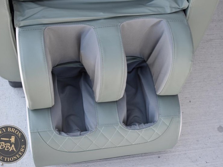 massage-chair-with-full-body-and-reclining-function-image-9