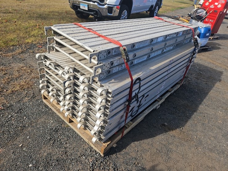 quantity-of-werner-aluminum-planks-image-5