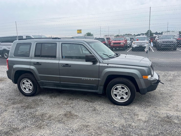 2011-jeep-patriot-image-4