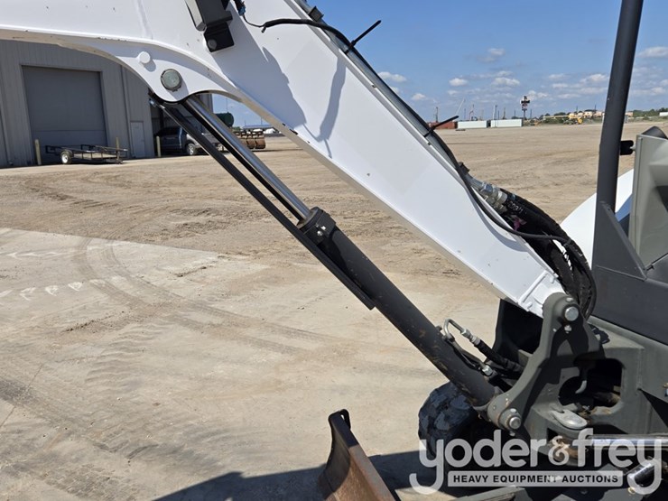 2021-bobcat-e35-image-33