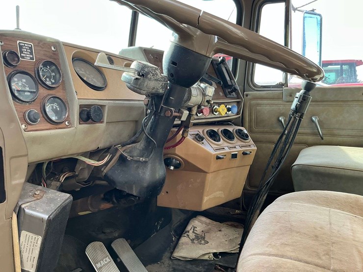 1980-mac-truck-image-8