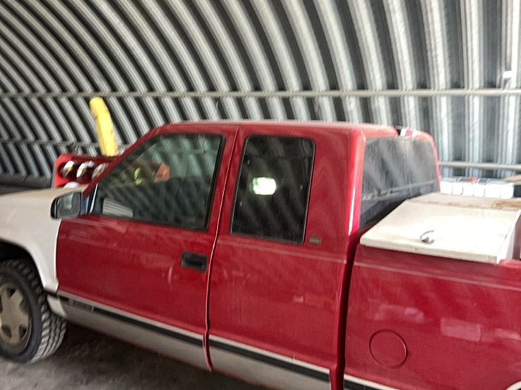 1998-chevrolet-half-ton-four-wheel-drive-pick-up,￼-showing-254,000-miles,-used-for-farm-service-pick-up,-works-great-image-32