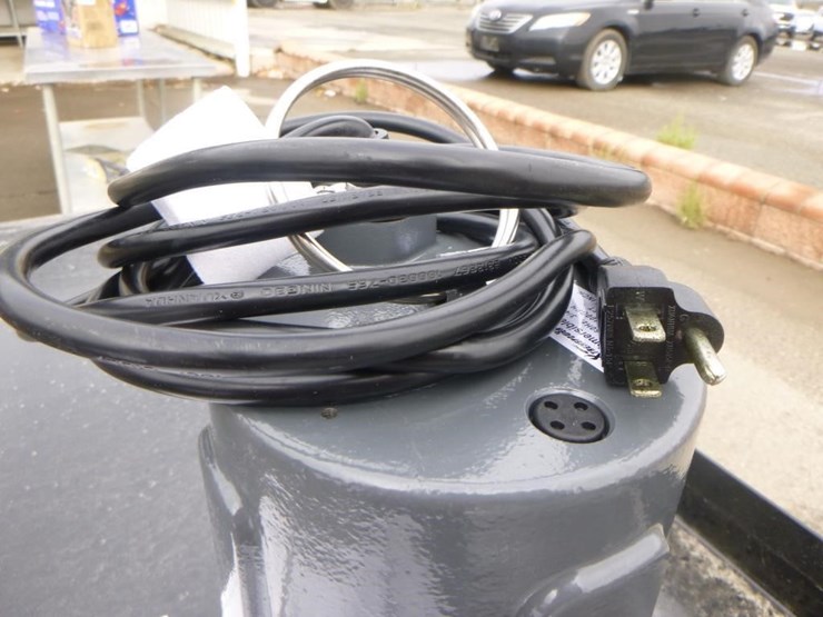 3/4hp-cast-iron-submersible-pump-image-3
