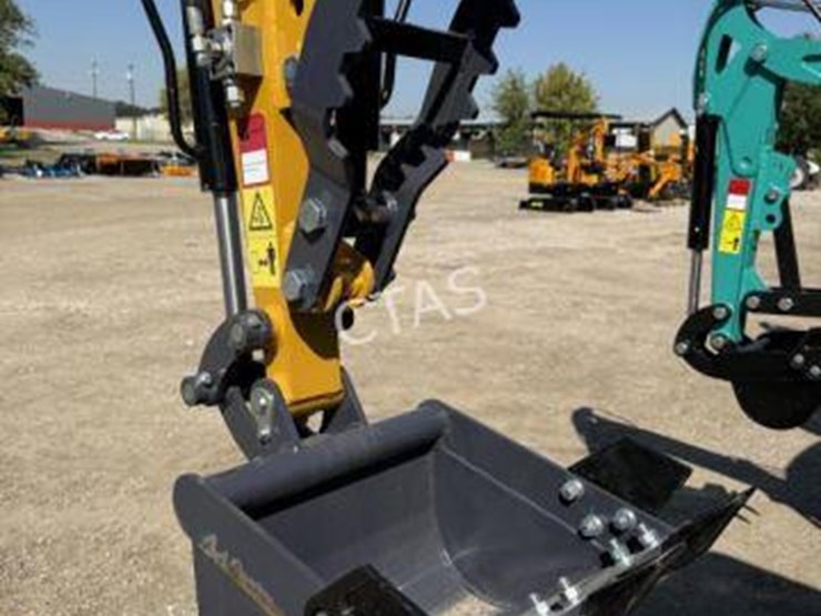 #79-•-mini-excavator---gas---model:-mx20r-image-7