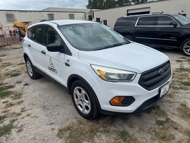 2017-ford-escape-image-2