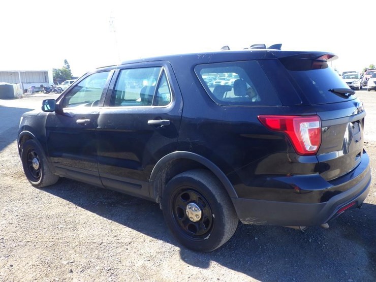 2017-ford-explorer-image-4