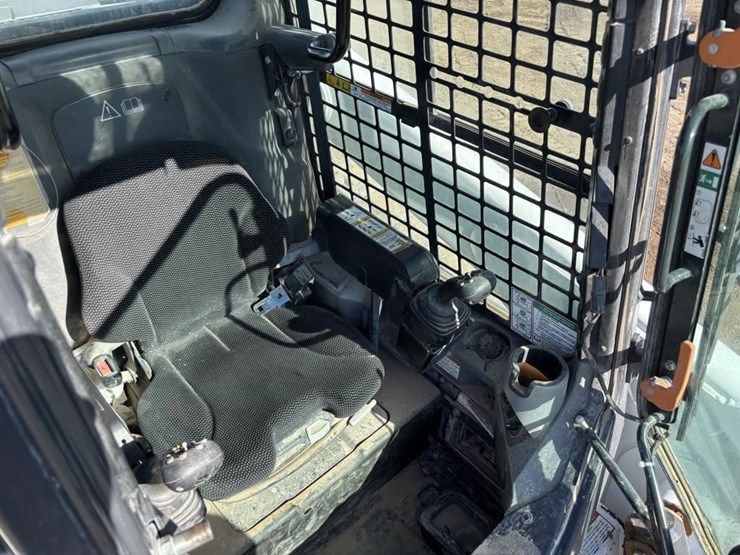 2022-bobcat-t870-image-19