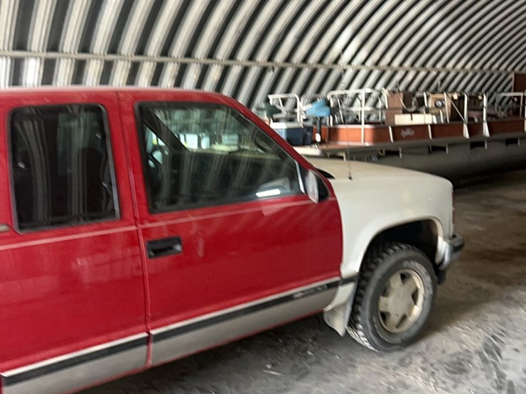 1998-chevrolet-half-ton-four-wheel-drive-pick-up,￼-showing-254,000-miles,-used-for-farm-service-pick-up,-works-great-image-6