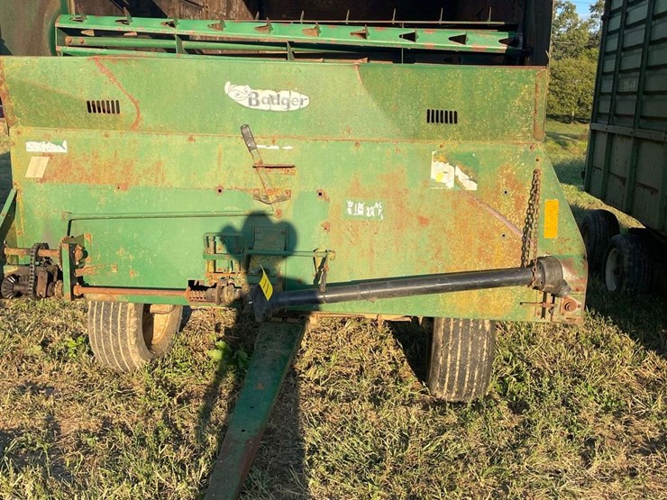 badger-tandem-axle-silage-wagon-image-5