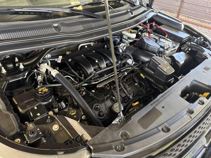 2014-ford-explorer-image-10