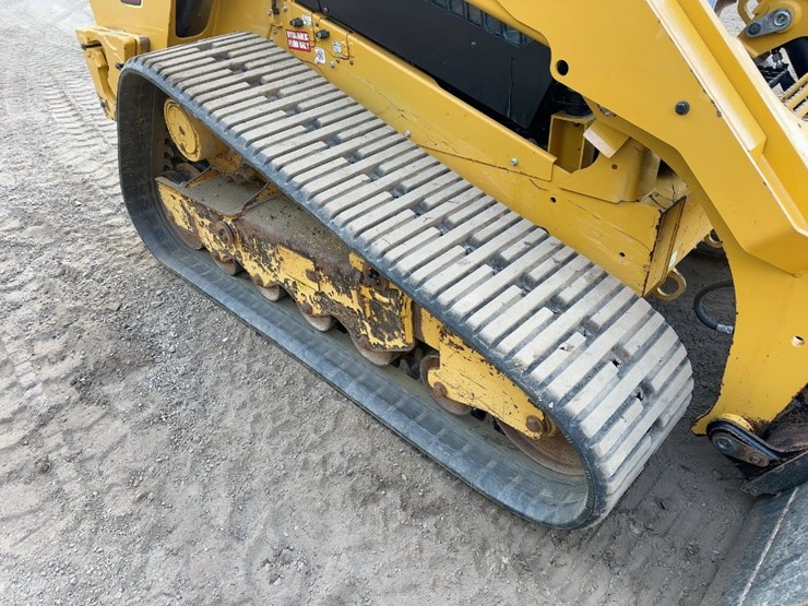 2023-caterpillar-299d3-image-11