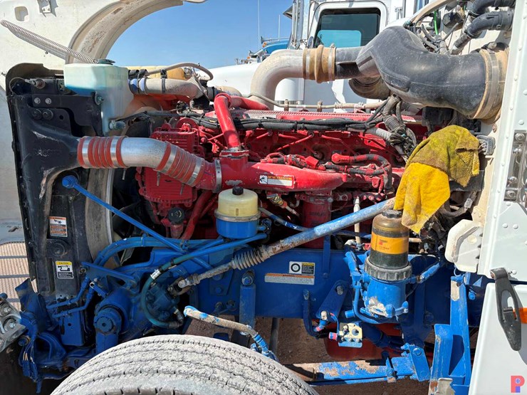 2012-peterbilt-367-image-15