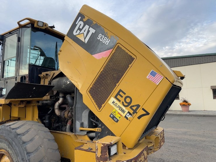 2011-caterpillar-938h-image-17