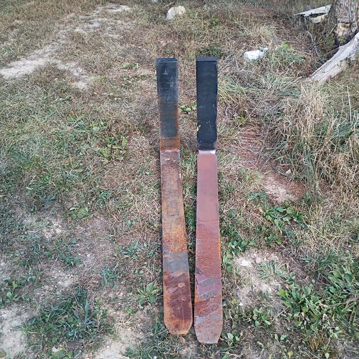 #108 • Set of 42" Pallet Forks