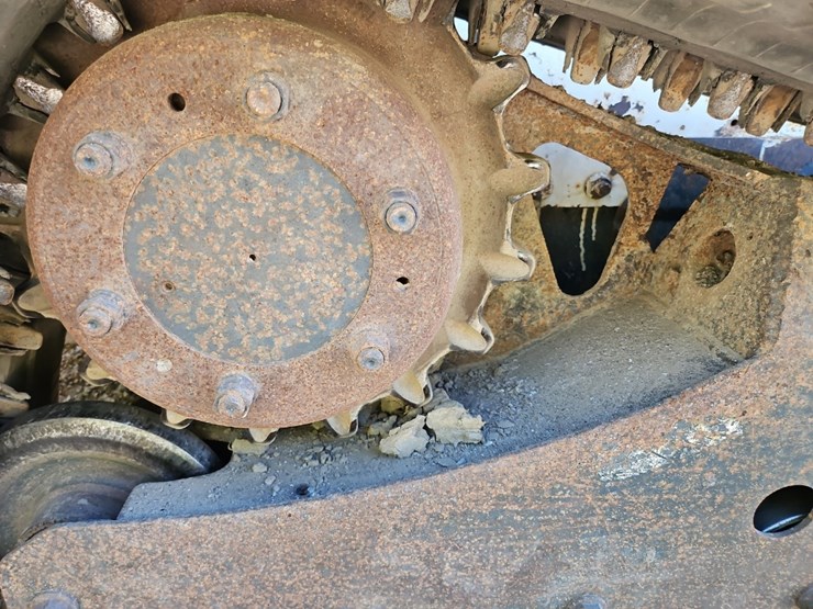 2011-bobcat-t770-image-13