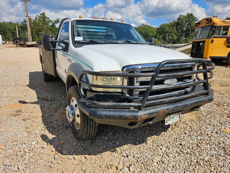 2005-ford-f550-image-24
