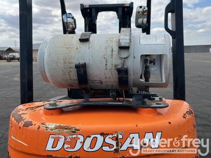 2012-doosan-g25-image-48
