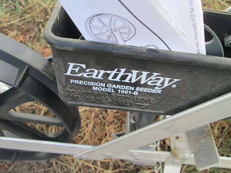 #29283-•-scotts-spreader-&-earthway-planter-image-7