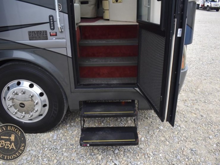 2006-thor-motor-coach-mandalay-40e-38083-image-35
