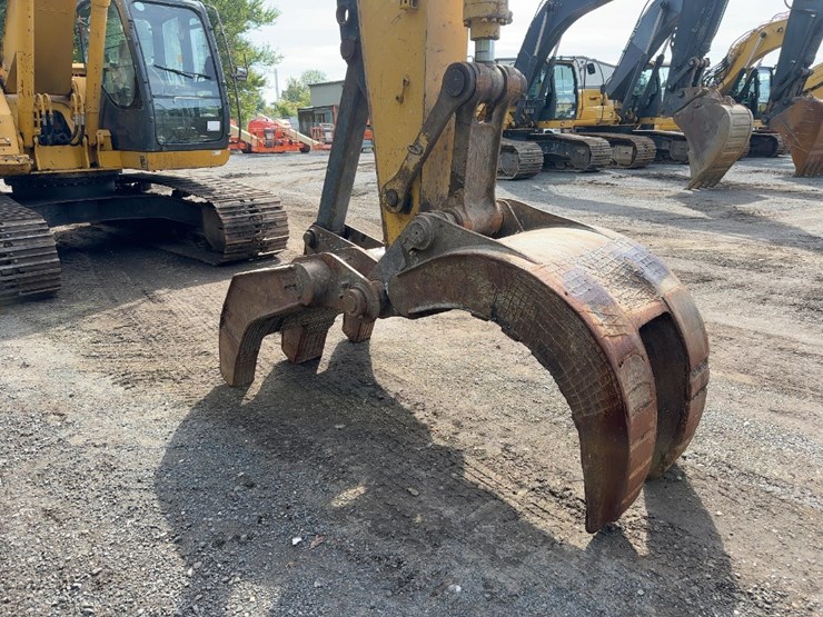 2004-deere-225c-lc-image-8