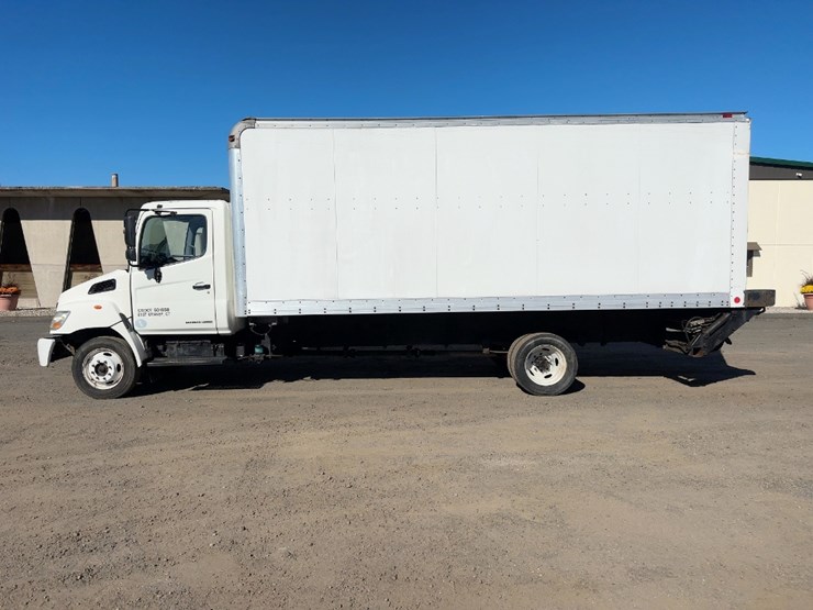 2009-hino-185-image-2