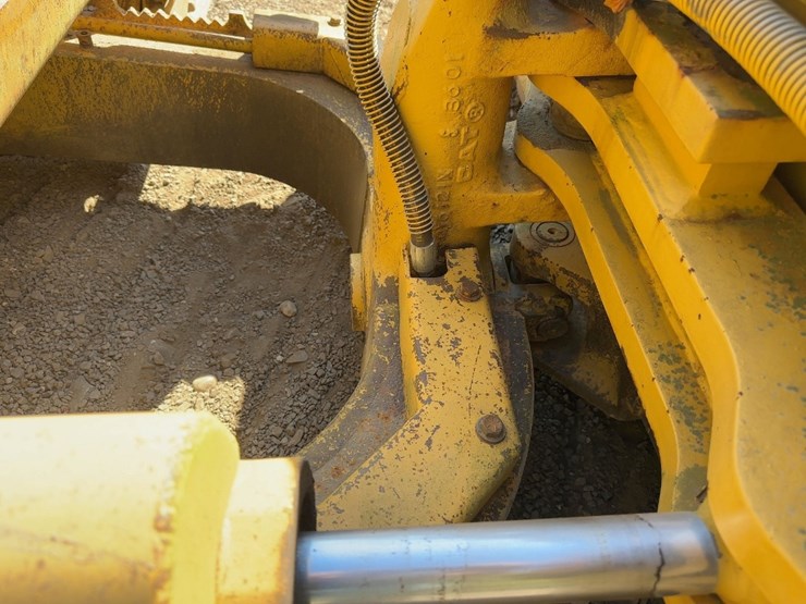1993-caterpillar-d4h-xl-image-13