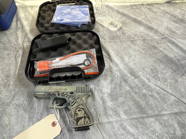 #4009-•-glock-19-gen-3-"liberty"-edition,-sn:-akyh330-image-2