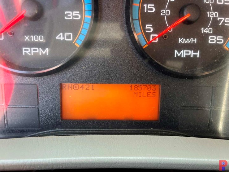 2018-international-durastar-4300-image-11