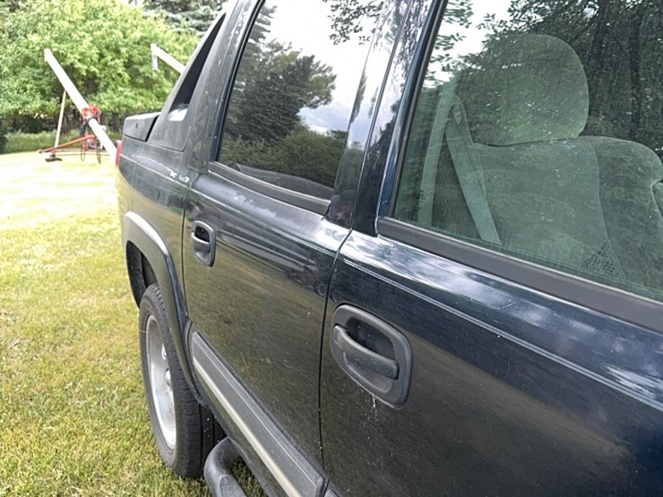 2006-4wd-chevy-avalanche,-az-vehicle,-no-rust,-206,972-miles,-runs-great-image-8