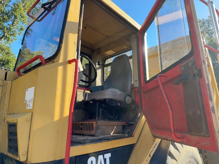 1990-caterpillar-d30d-image-27