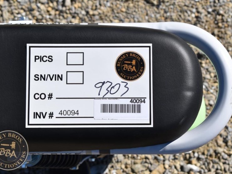 future-electric-scooter-with-front-basket-image-4