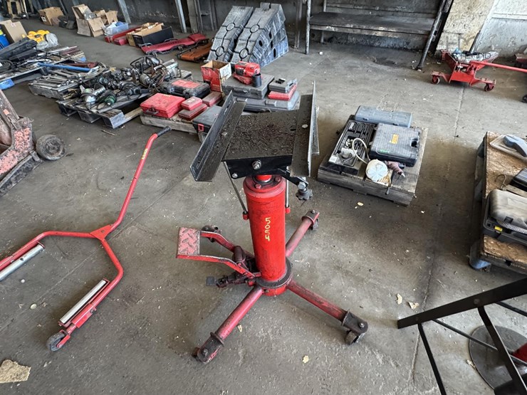 hydraulic-underhoist-transmission-jack-w/foot-peda-hydraulic-underhoist-transmission-jack-w/foot-peda-image-1