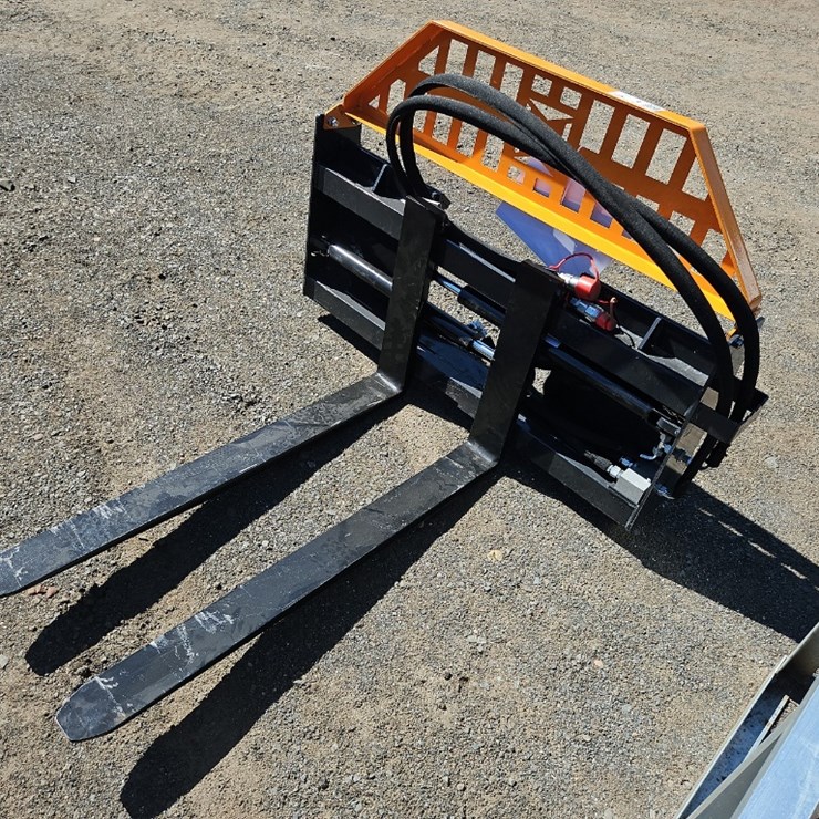 LANDHONOR 42" HYD POSITIONING FORKS
