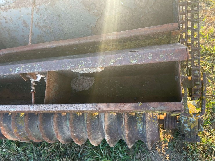 7'-vestal-cultipacker-seeder-image-10