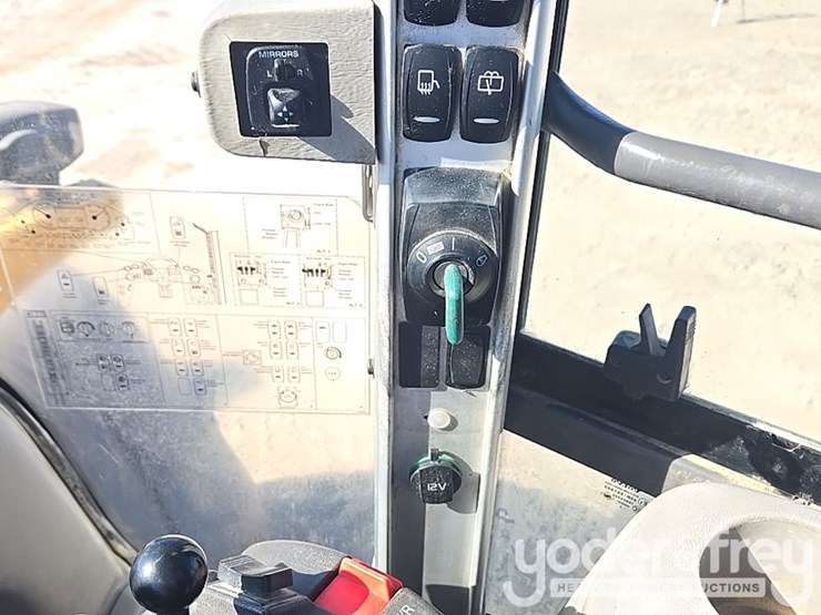 2016-volvo-l70h-image-55