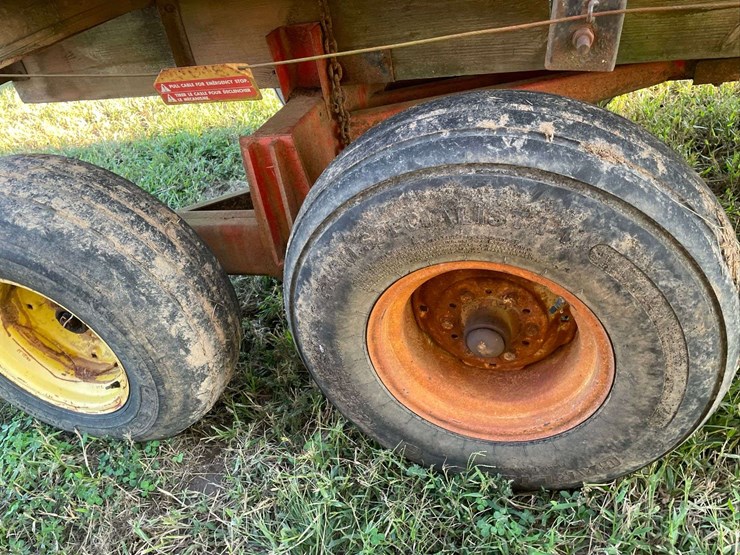 papec-tandem-axle-silage-wagon-image-12