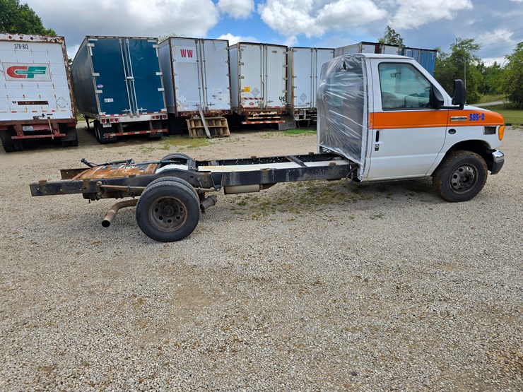 2006-ford-e450-image-18