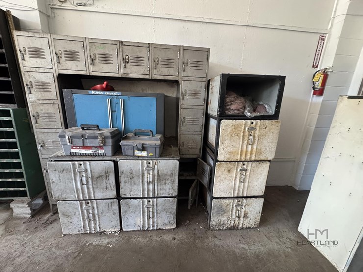 lot-of-lockers-&-storage-cabinets-lot-of-lockers-&-storage-cabinets-image-2