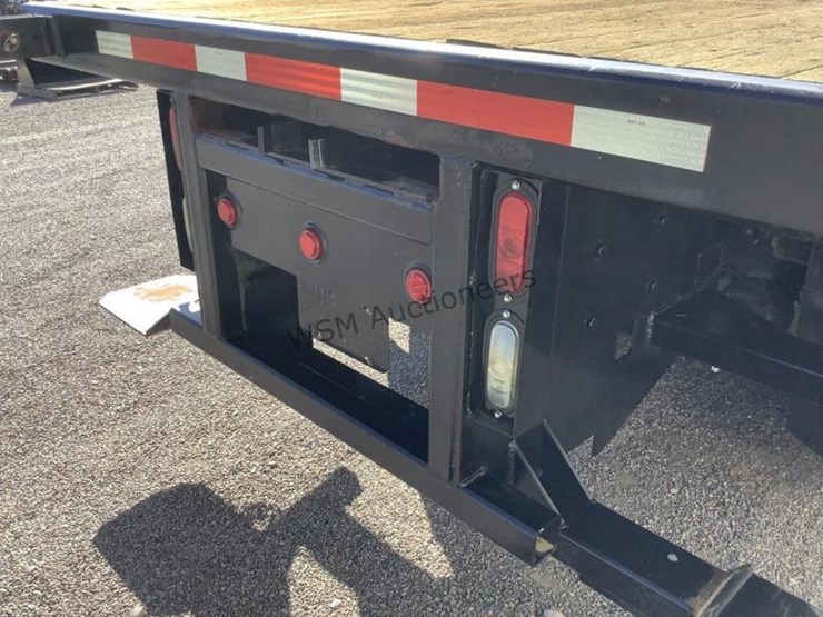 2012-freightliner-m2-f/b-image-9